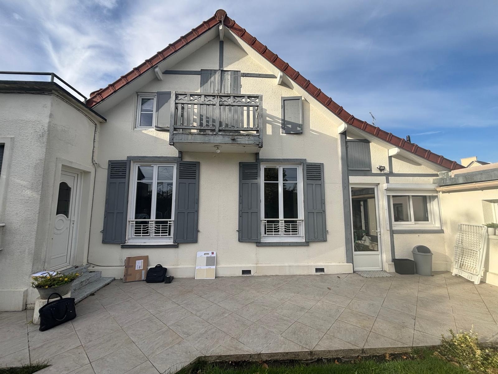 Chantier ravalement en cours - préparation du support - Pontault-Combault 77