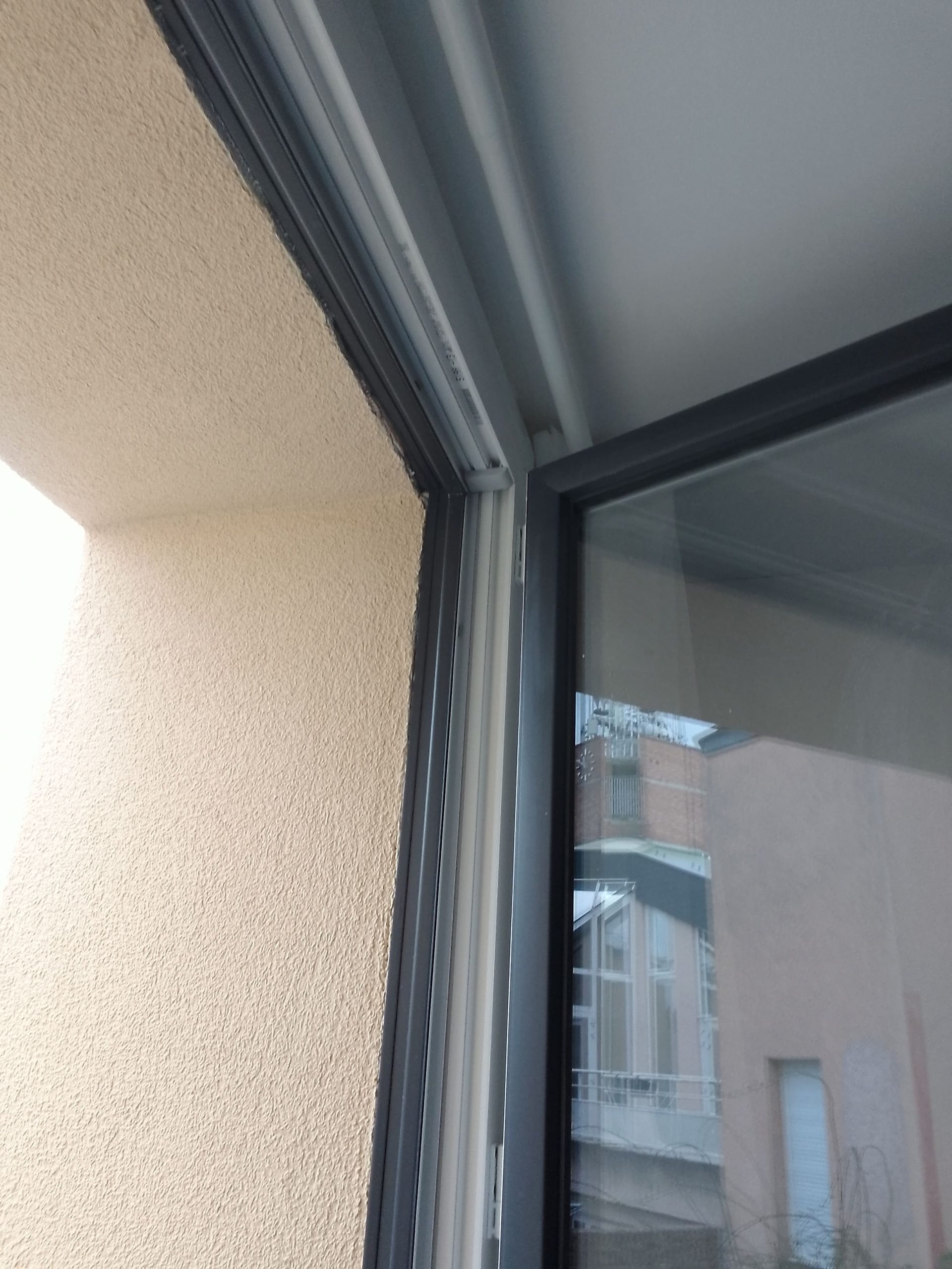 Cornière angle chambre étage 1 - ITE Jouy-le-Moutier - Mira Façade