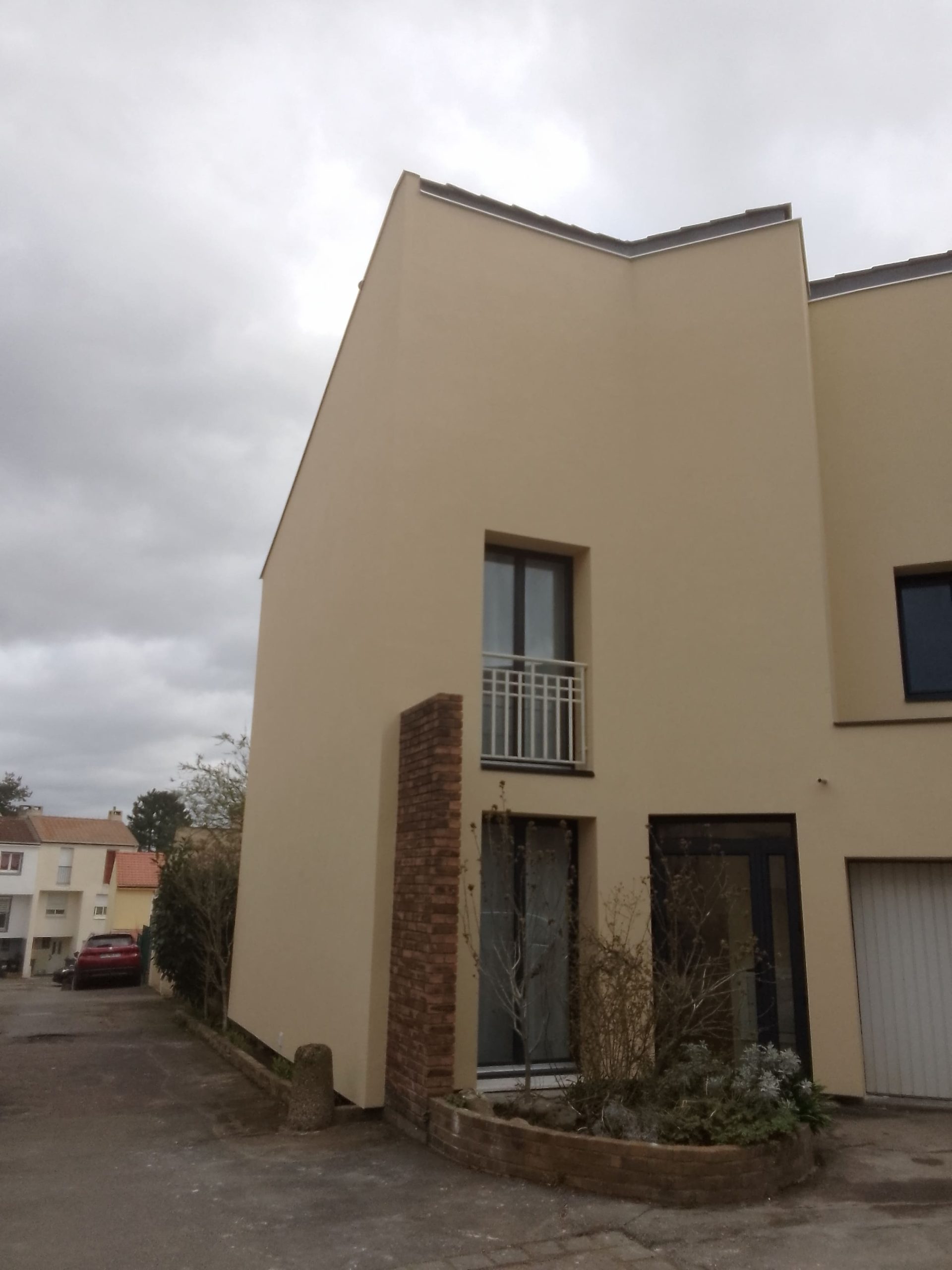 Façade avant rénovation ITE - Jouy-le-Moutier 95 - Mira Façade